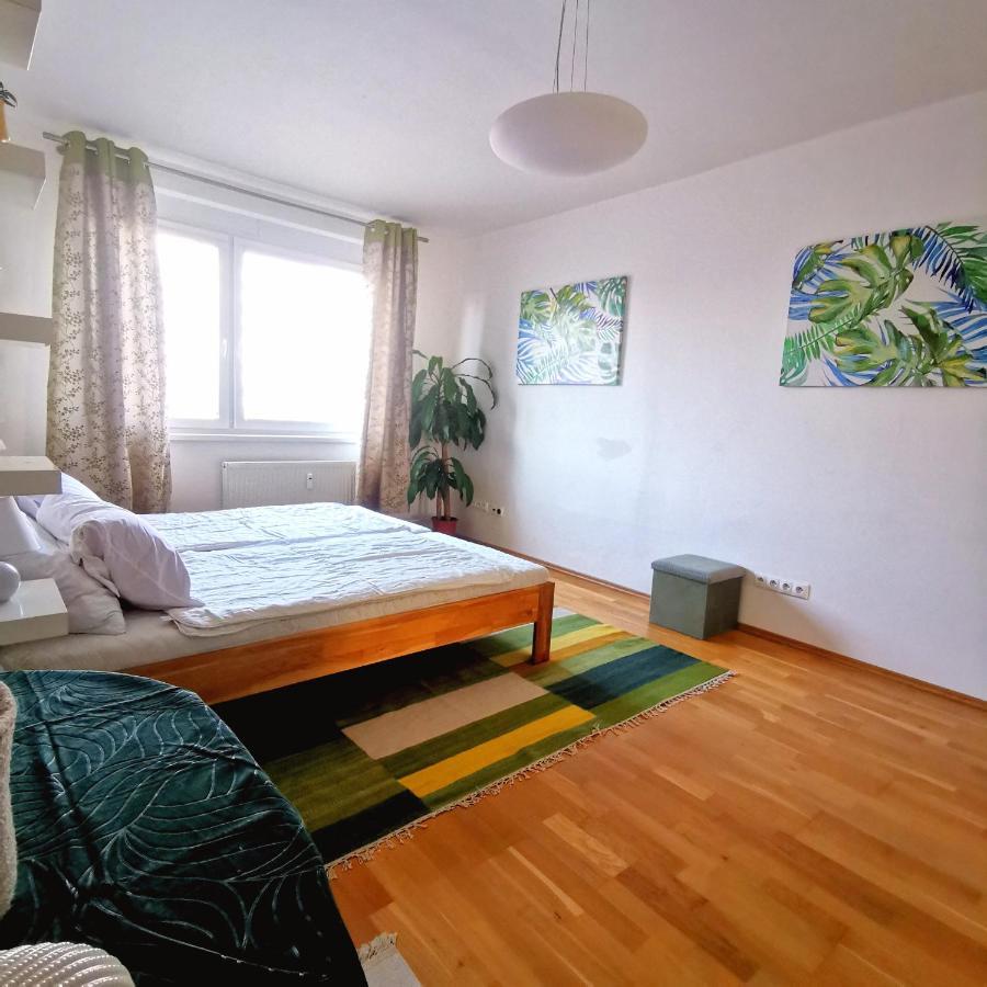 Cozyhome Retro Bratysława