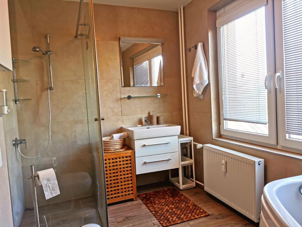 Cozyhome Retro Bratysława